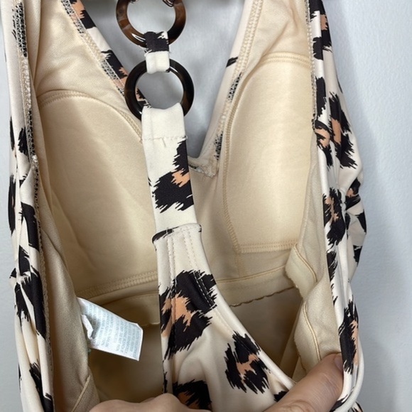 NWT Kona Sol Sz S Cream Leopard Print One Piece Cinched Medium Coverage Swimsuit - Picture 12 of 15